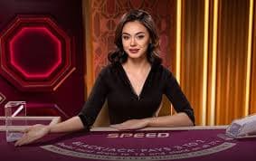 Chat interaktif dan video HD Chat interaktif dan feed video HD di meja baccarat juraganmain